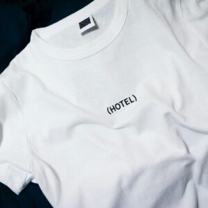 T-shirt (HOTEL) bianca